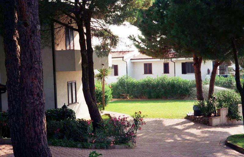 Villaggio Pineta Petto Bianco 카포바티카노 외부 사진
