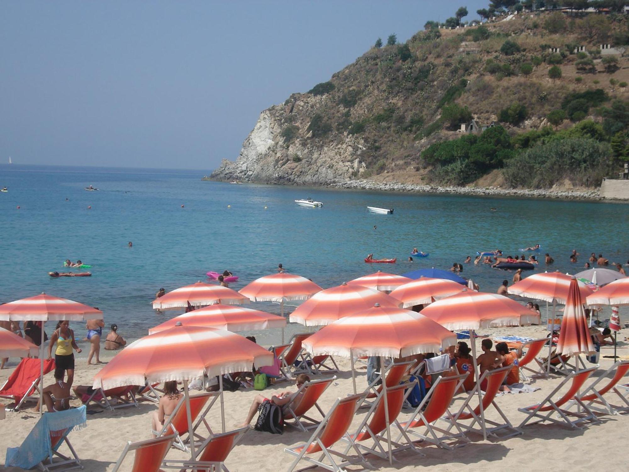 Villaggio Pineta Petto Bianco 카포바티카노 외부 사진