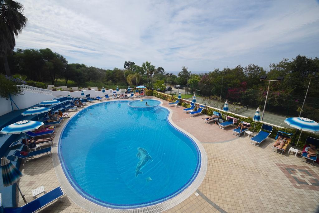 Villaggio Pineta Petto Bianco 카포바티카노 외부 사진