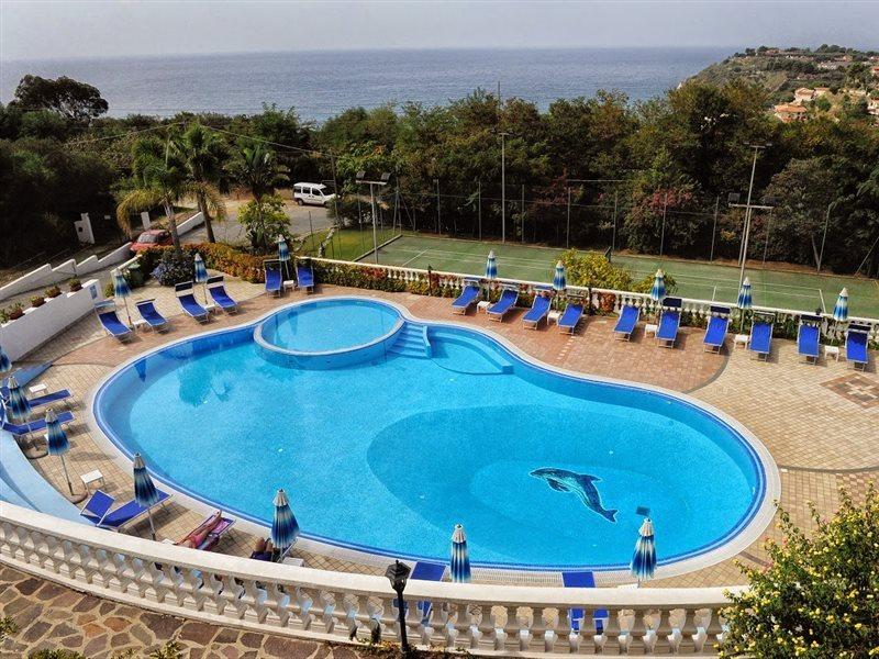 Villaggio Pineta Petto Bianco 카포바티카노 외부 사진